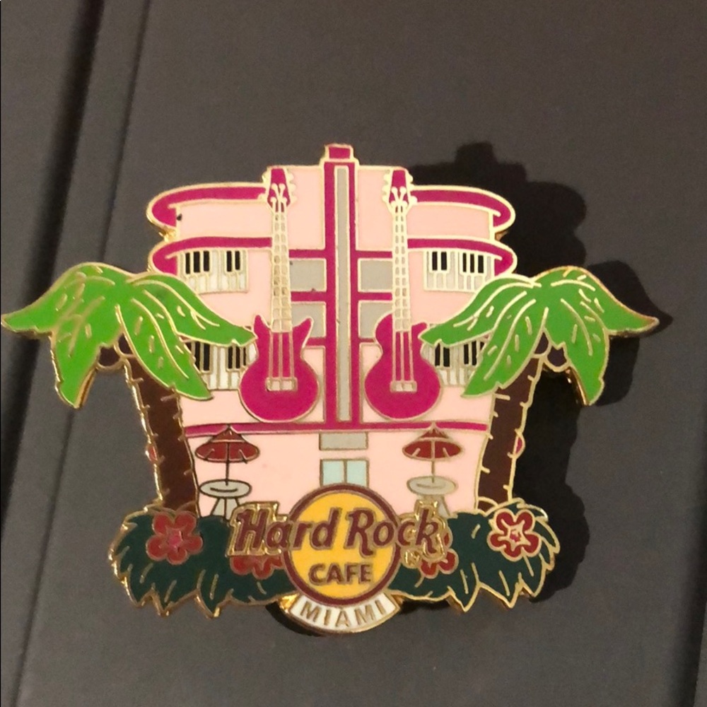 Hard Rock Cafe Miami guitar 🎸 Palm tree 🌴 pin